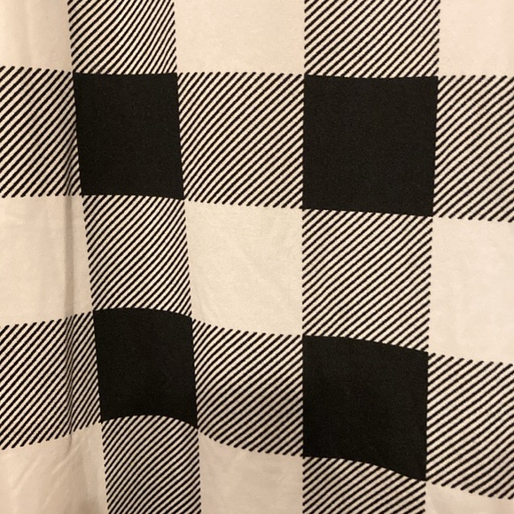 NWT 2X Black & White Plaid Pajamas with Red Trim - Picture 5 of 12